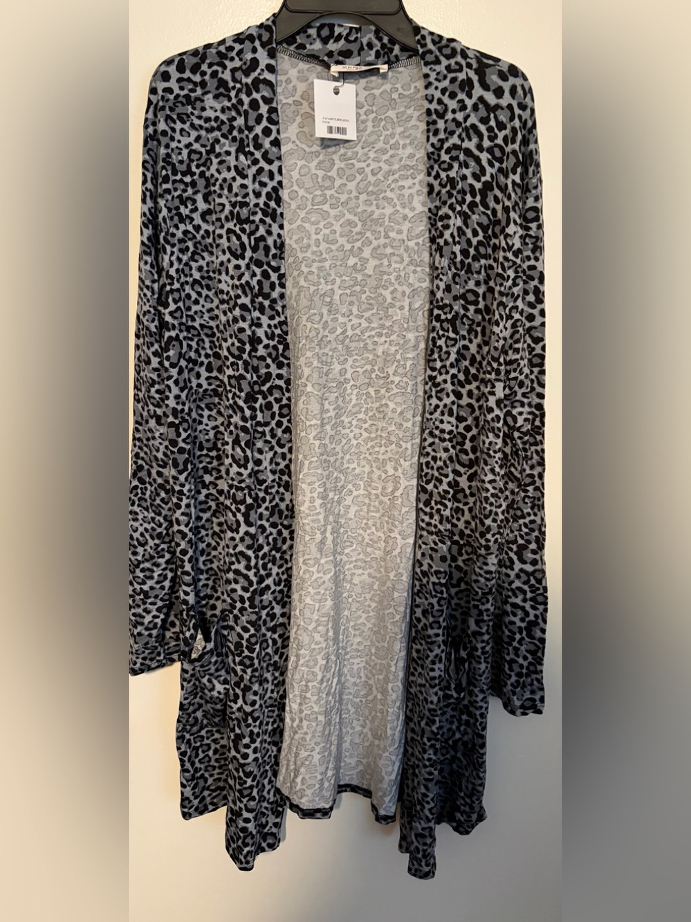 Women’s Mid Leopard Print Cardigan with pockets grey